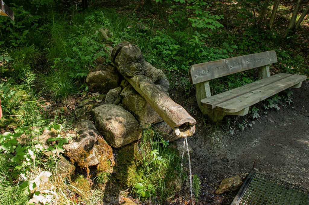 Drachenweg - Roßhaupten - Es gibt verschiedene Punkte zum einsteigen, zum Beispiel am Parkplatz am Kurpark.  - © Tourist-Info Honigdorf Seeg