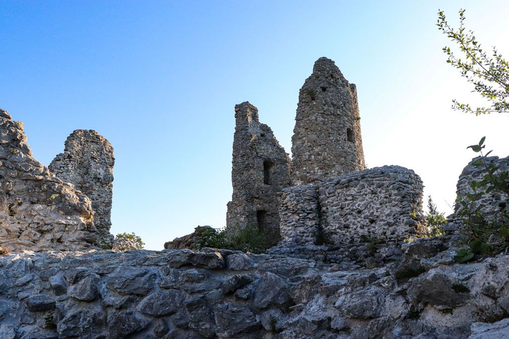 Burg Hohenfreyberg - Eisenberg - 1485 ging die Burg an Österreich-Tirol über. - © Tourist-Info Honigdorf Seeg