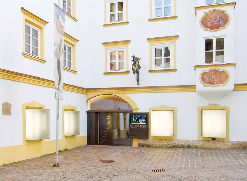 Museum - Kitzbühel - Hinter der barocken Fassade des 18. Jahrhunderts befindet sich das Museum Kitzbühel Sammlung Alfons Walde inmitten der Kitzbüheler Altstadt. - © Lazzari, Kitzbühel Museum - Kitzbühel - Hinter der barocken Fassade des 18. Jahrhunderts befindet sich das Museum Kitzbühel Sammlung Alfons Walde inmitten der Kitzbüheler Altstadt. - © Lazzari, Kitzbühel
