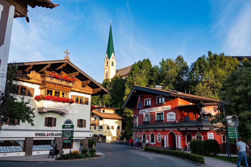 Kirchberg - Ortsimpressionen mit dem Namensgeber der Gemeinde: der "Kirche am Berg". - © alpintreff.de - Christian Schön