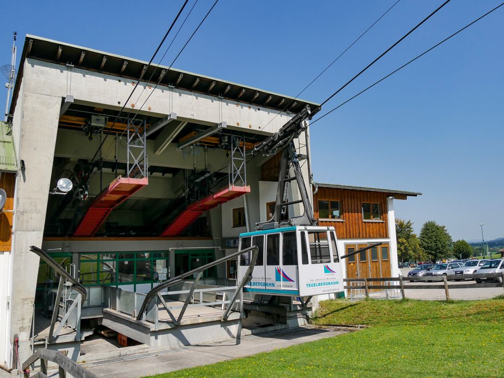 Tegelbergbahn - Eingeschwebt in die Talstation... - © alpintreff.de - Christian Schön