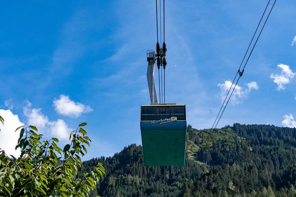 Ahornbahn Mayrhofen - Die neue Ahornbahn aus dem Jahr 2006 stammt von Doppelmayr / Garaventa - © alpintreff.de / christian Schön Ahornbahn Mayrhofen - Die neue Ahornbahn aus dem Jahr 2006 stammt von Doppelmayr / Garaventa - © alpintreff.de / christian Schön