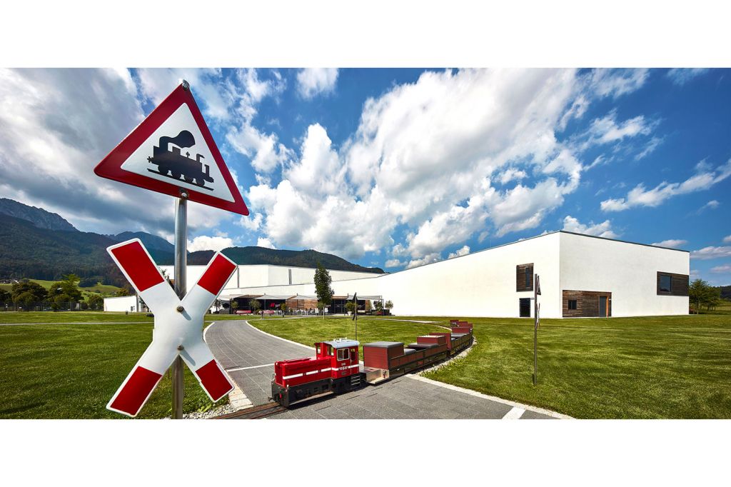 Rund herum - Mit der Parkbahn kannst Du das Geländes des Traumwerks erkunden. - © Hans-Peter Porsche Traumwerk Rund herum - Mit der Parkbahn kannst Du das Geländes des Traumwerks erkunden. - © Hans-Peter Porsche Traumwerk