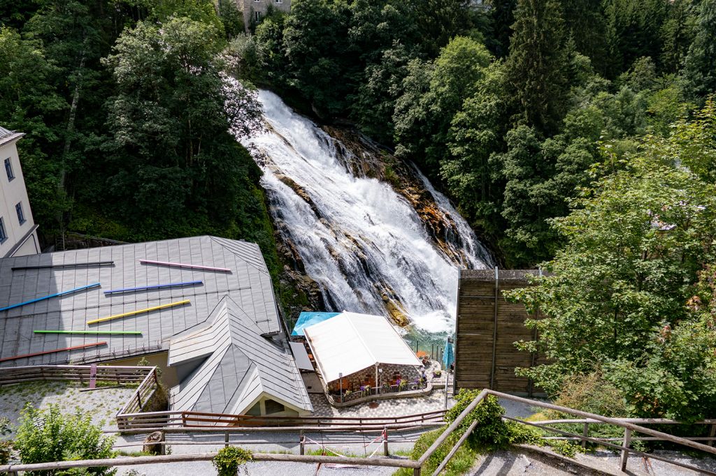 Bad Gastein - Der Wasserfall ist echt sehenswert und zieht sich über mehrere Etagen im Ort. - © alpintreff.de / christian Schön Bad Gastein - Der Wasserfall ist echt sehenswert und zieht sich über mehrere Etagen im Ort. - © alpintreff.de / christian Schön