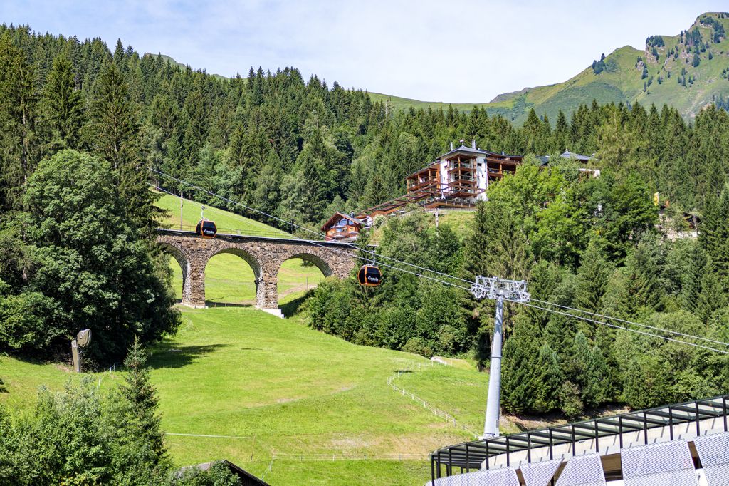 Technische Daten - Die Einseilumlaufbahn hat eine Streckenlänge von 1.275 Metern. Dabei überwindest Du 463 Höhenmeter. - © alpintreff.de - Christian Schön Technische Daten - Die Einseilumlaufbahn hat eine Streckenlänge von 1.275 Metern. Dabei überwindest Du 463 Höhenmeter. - © alpintreff.de - Christian Schön