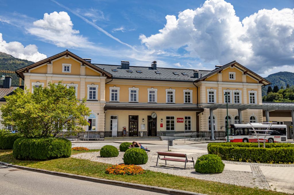 Bahnhof Bad Ischl - ... und der Bahnhof. - © alpintreff.de - Christian Schön