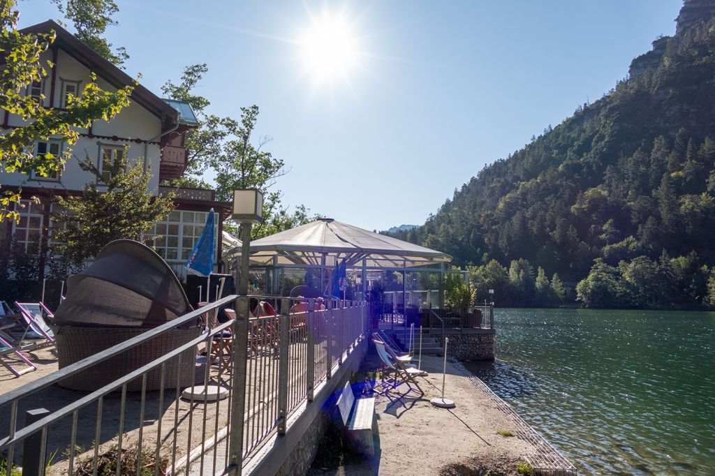 Der Thumsee in Bad Reichenhall - Eine kleine Rast beim Seewirt und dabei die umwerfende Aussicht genießen. - © alpintreff.de - Christian Schön Der Thumsee in Bad Reichenhall - Eine kleine Rast beim Seewirt und dabei die umwerfende Aussicht genießen. - © alpintreff.de - Christian Schön