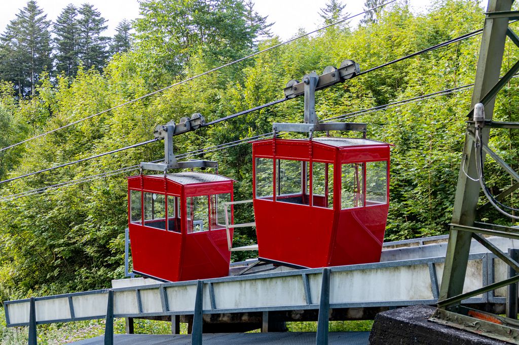 Berchtesgaden - Die urige Obersalzbergbahn bringt Dich rauf und runter, wenn Du möchtest. - © alpintreff.de - Christian Schön Berchtesgaden - Die urige Obersalzbergbahn bringt Dich rauf und runter, wenn Du möchtest. - © alpintreff.de - Christian Schön