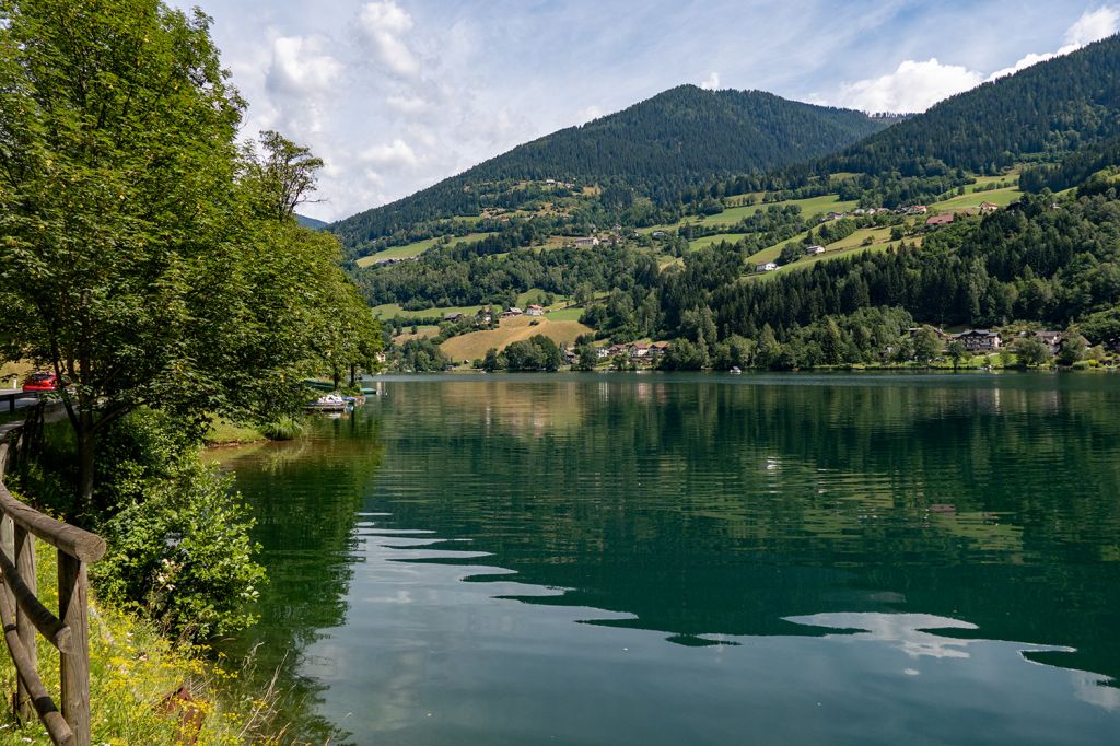 Der Brennsee in Kärnten - Bei Urlaubern und auch bei Anglern ist er aber überaus beliebt. - © alpintreff.de / christian Schön Der Brennsee in Kärnten - Bei Urlaubern und auch bei Anglern ist er aber überaus beliebt. - © alpintreff.de / christian Schön