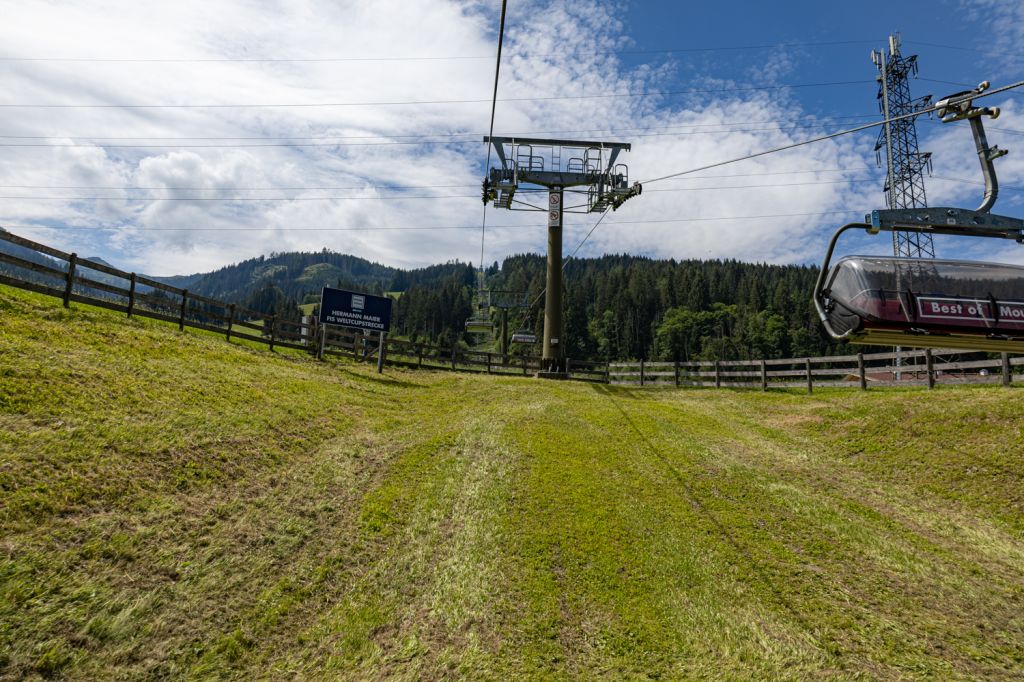 Star Jet 1 - Flachau - Bergbahn-Bilder - Zusätzlich werden im Regelfall die Wochenenden ab Pfingsten mit hinzugenommen. - © alpintreff.de - Christian Schön Star Jet 1 - Flachau - Bergbahn-Bilder - Zusätzlich werden im Regelfall die Wochenenden ab Pfingsten mit hinzugenommen. - © alpintreff.de - Christian Schön