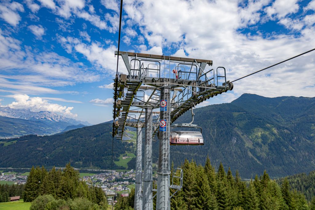 Star Jet 1 - Flachau - Bergbahn-Bilder - 2.800 Personen kann der Star Jet 1 pro Stunde transportieren. - © alpintreff.de - Christian Schön Star Jet 1 - Flachau - Bergbahn-Bilder - 2.800 Personen kann der Star Jet 1 pro Stunde transportieren. - © alpintreff.de - Christian Schön