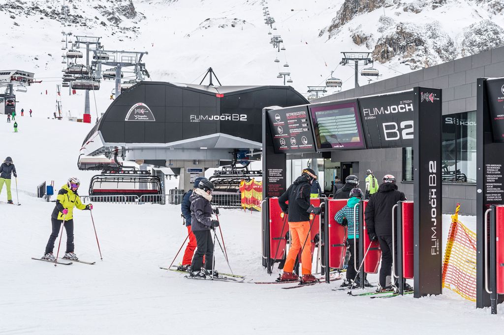 Flimjochbahn in Ischgl - seit 2016 - Im Jahr 2016 übrigens ersetzte die heutige 8er Sesselbahn die 4er Sesselbahn Flimjoch auf gleicher Strecke. - © TVB Paznaun - Ischgl