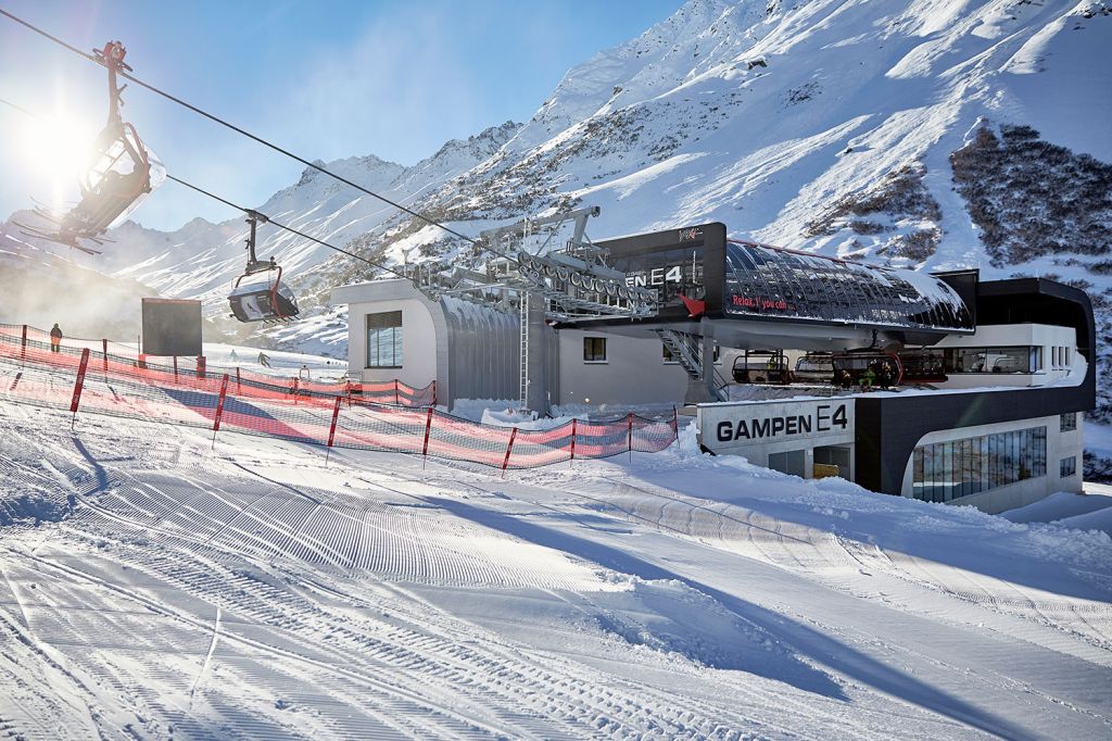 Gampenbahn in Ischgl - Und hier mal die Talstation. Links an der Talstation befindet sich das ebenfalls neu erreichtete Restaurant Slope Food. - © TVB Paznaun - Ischgl