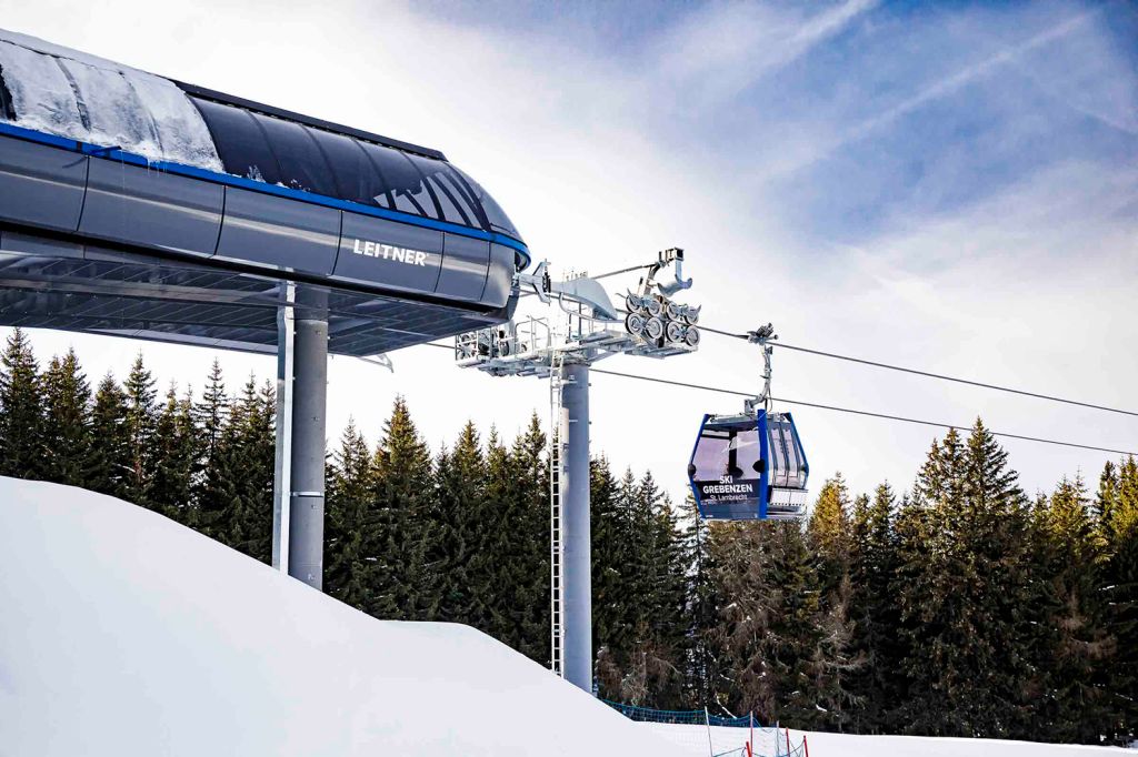 Gondelbahn Greben10 - Skigebiet Grebenzen - Neu in der Seiaon 2022/2023 ist die Gondelbahn Greben10 im Skigebiet Grebenzen. Die Gondel ist Zubringerbahn und steigert den Komfort im Skigebiet immens. - © Mediahome Werbeagentur Gondelbahn Greben10 - Skigebiet Grebenzen - Neu in der Seiaon 2022/2023 ist die Gondelbahn Greben10 im Skigebiet Grebenzen. Die Gondel ist Zubringerbahn und steigert den Komfort im Skigebiet immens. - © Mediahome Werbeagentur