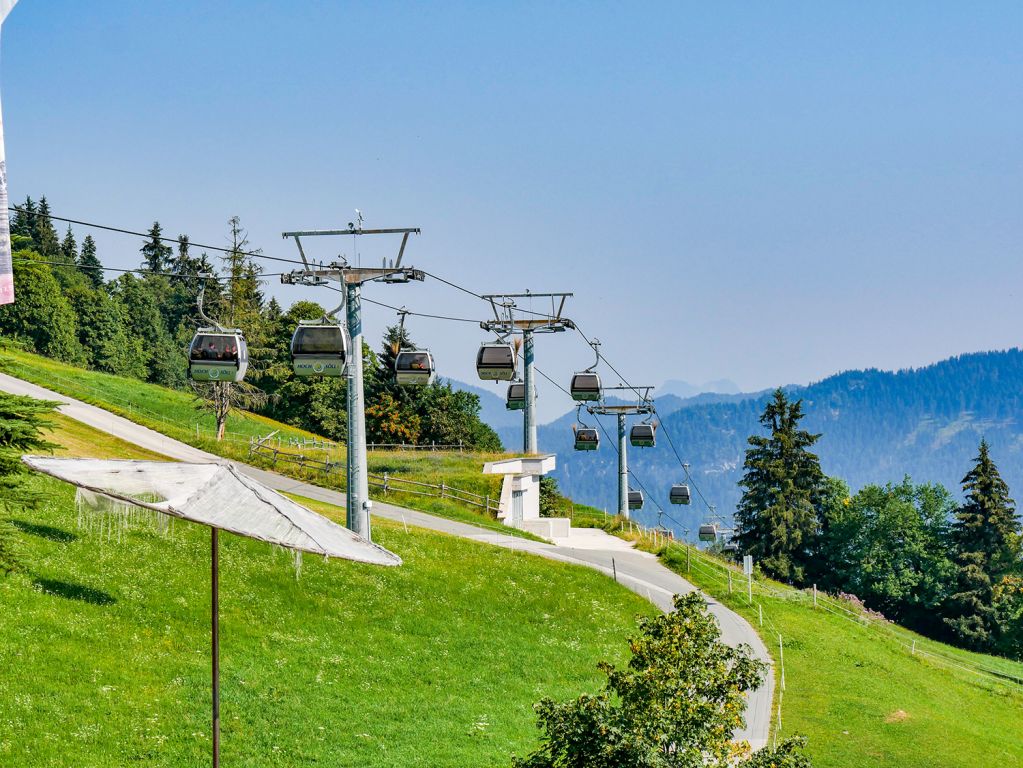 Ausblick mit Bahn - Ein paar Ausblicke mit Gondelbahn. - © alpintreff.de / christian schön