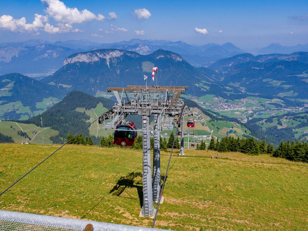 Blick vom Dach der Bergstation - Der Blick vom Dach der Bergstation kann sich in jedem Fall sehen lassen. - © alpintreff.de / christian schön Blick vom Dach der Bergstation - Der Blick vom Dach der Bergstation kann sich in jedem Fall sehen lassen. - © alpintreff.de / christian schön