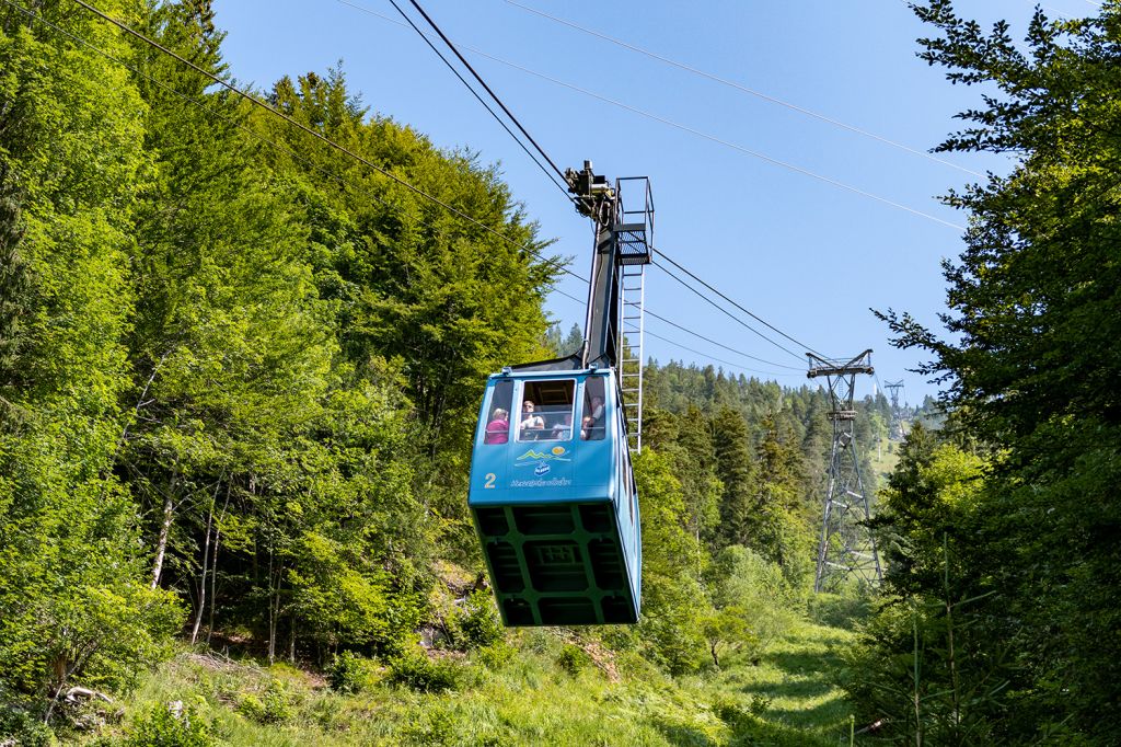 Herzogstandbahn am Walchensee - Berg der Gegensätze: Am Herzogstand gibt es ähnlich wie auch am Tegelberg den Blick über mächtige Dreitausender im Süden und gleichzeitig das Voralpenland im Norden. - © alpintreff.de / christian Schön