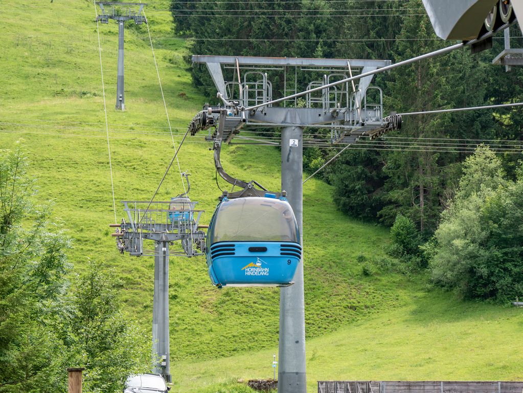 Hornbahn Bad Hindelang - Nach der Flussquerung geht es dann aber recht steil bergauf. - © alpintreff.de / christian Schön