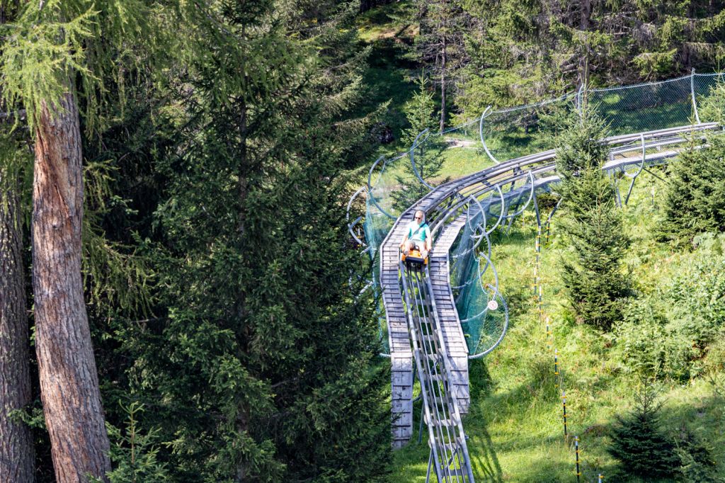 Alpine Coaster - Imst - Tirol - Bilder - Du fährst mit der UALM-Bahn hinauf und dann mit dem Alpine Coaster wieder zurück. - © alpintreff.de - Christian Schön