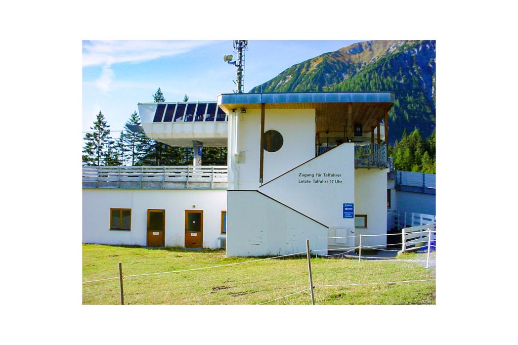 Untermarkter Alm Bahn - Talstation - Noch eine andere Perspektive der Talstation der Untermarkt Alm Bahn in Imst - wieder aus 2003.  - © alpintreff.de - Christian Schön