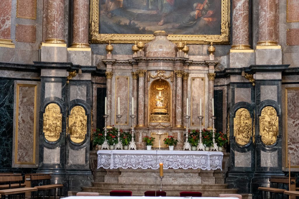 Kloster Ettal - Klosterbasilika - Altar der Klosterbasilika - © alpintreff.de / christian Schön