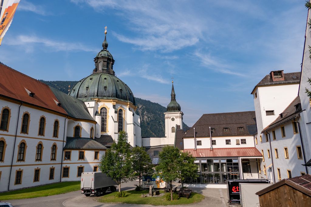 Kloster Ettal - Wirtschaftshof des Klosters Ettal mit Brauerei. - © alpintreff.de / christian Schön