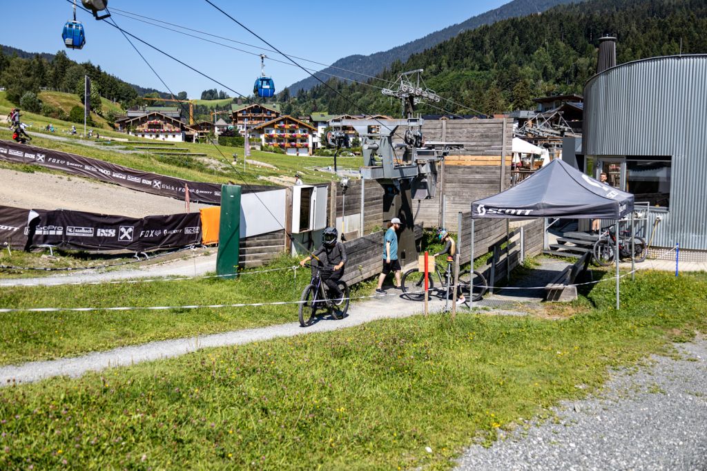 The EPIC Bikepark - Leogang - Bilder - Der Riederfeldlift wird im Winter ebenfalls als Schlepplift genutzt. - © alpintreff.de - Christian Schön