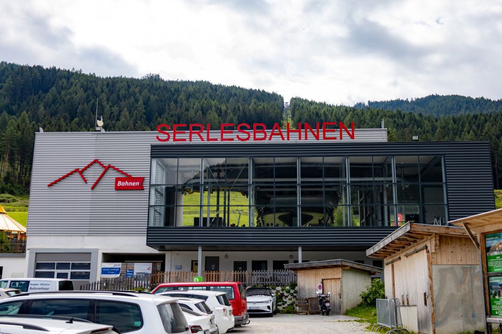 Serlesbahn - Mieders - Bilder - Die Serles-Gondelbahn führt von Mieders bis zum Koppeneck auf 1.600 Meter Seehöhe. Sie ist im Sommer und im Winter in Betrieb. - © alpintreff.de - Christian Schön