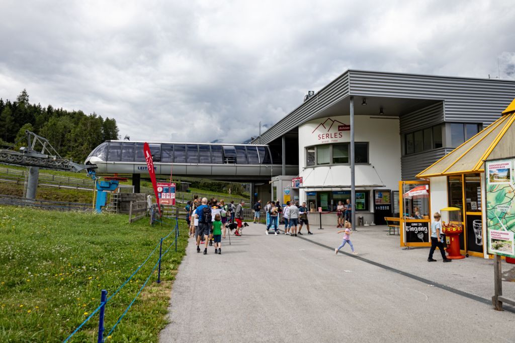 Serlesbahn - Mieders - Bilder - Im Sommer gibt es an der Serles-Gondelbahn zahlreiche Attraktionen. Die Sommerrodelbahn Serlesblitz zum Beispiel führt von der Bergstation bis zur Talstation. - © alpintreff.de - Christian Schön Serlesbahn - Mieders - Bilder - Im Sommer gibt es an der Serles-Gondelbahn zahlreiche Attraktionen. Die Sommerrodelbahn Serlesblitz zum Beispiel führt von der Bergstation bis zur Talstation. - © alpintreff.de - Christian Schön