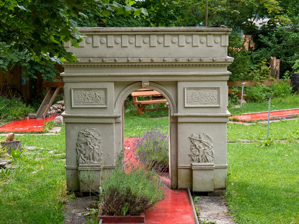 Minigolfanlage Bad Faulenbach - Füssen - Eine wunderschöne Anlage mit liebevoller Gestaltung. Das lassen wir so stehen. - © alpintreff.de / christian Schön Minigolfanlage Bad Faulenbach - Füssen - Eine wunderschöne Anlage mit liebevoller Gestaltung. Das lassen wir so stehen. - © alpintreff.de / christian Schön