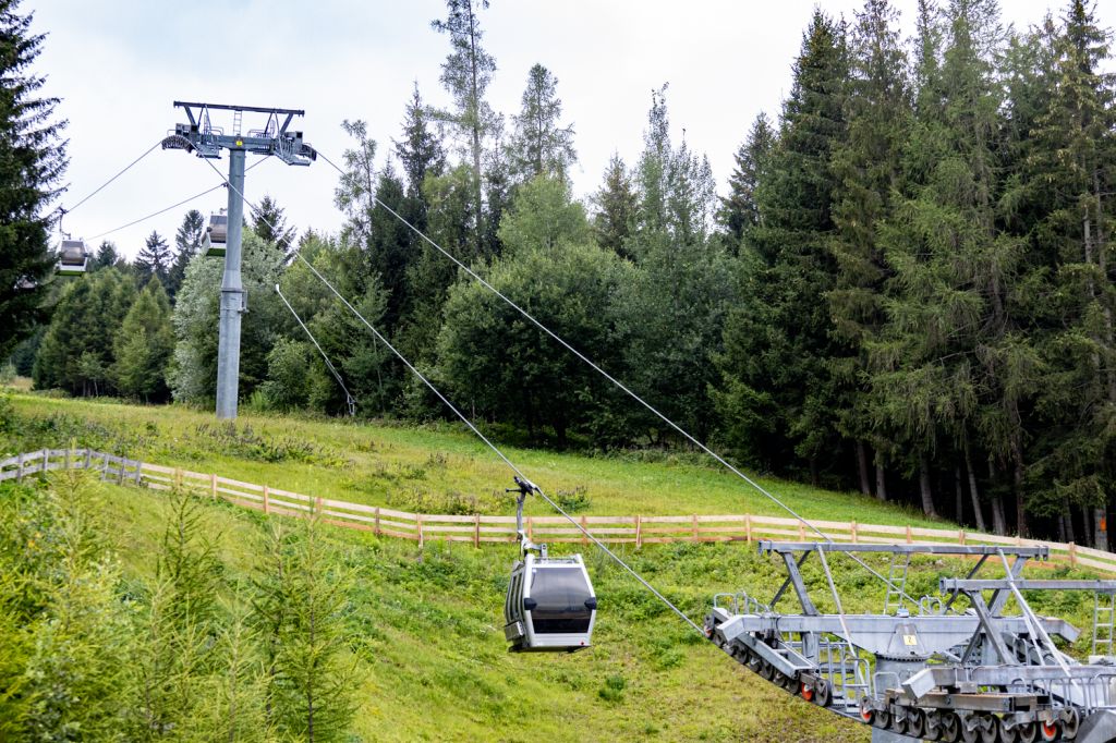 Muttereralmbahn - Mutters - Region Innsbruck - Bilder - Die Bahn ist im Sommer und im Winter in Betrieb. Im Sommer gibt es auf der Muttereralm ein schönes Wandergebiet und viel Spaß für die Kiddies. Vor allem ist sie im Sommer als Zubringerbahn für die Biker im Bikepark Innsbruck-Muttereralm im Einsatz.  - © alpintreff.de - Christian Schön