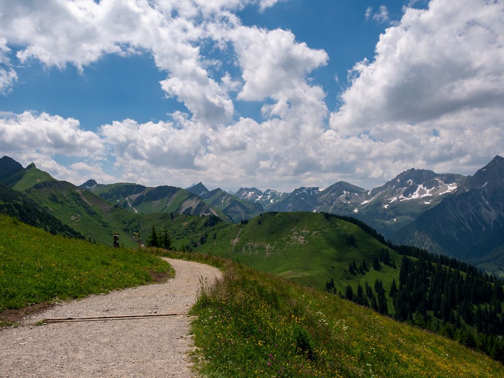 Ausblick Richtung Süden - Und hier der Ausblick in Richtung Süden - © alpintreff.de / christian schön Ausblick Richtung Süden - Und hier der Ausblick in Richtung Süden - © alpintreff.de / christian schön