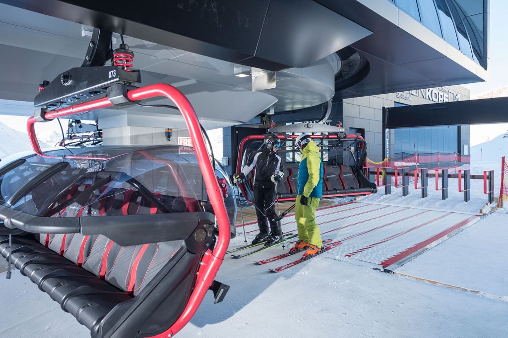 Palinkopfbahn in Ischgl - Einstieg mit Förderband - © TVB Paznaun - Ischgl