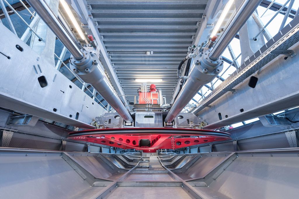 Palinkopfbahn in Ischgl - Die Seilscheibe oben im Antriebsraum. - © TVB Paznaun - Ischgl Palinkopfbahn in Ischgl - Die Seilscheibe oben im Antriebsraum. - © TVB Paznaun - Ischgl