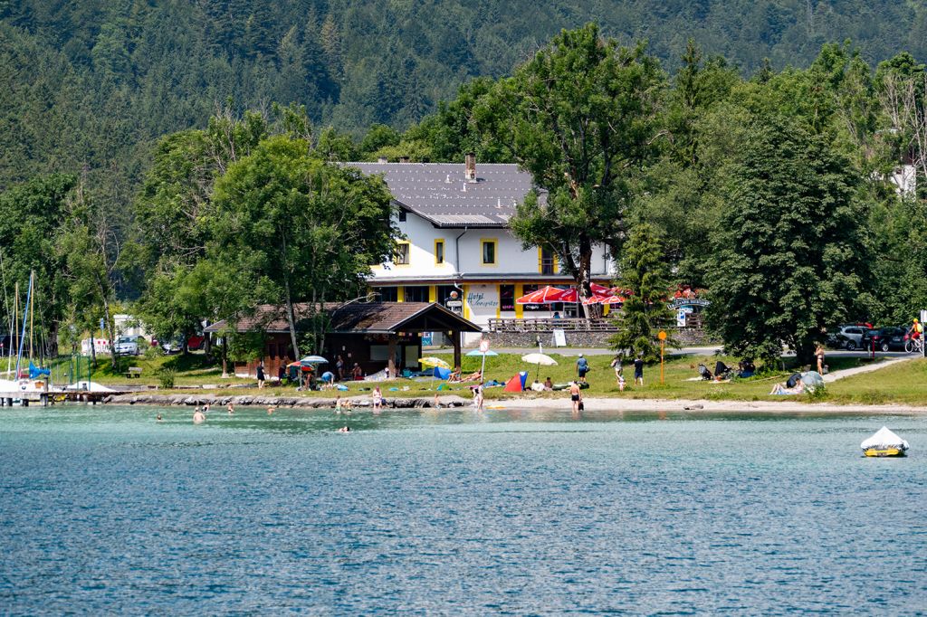 Plansee - Bootsverleih und Hotel Seespitze - Bootsverleih gibt es auch im Bereich Seespitze. Ebenso das gleichnamige Hotel. - © alpintreff.de / christian Schön Plansee - Bootsverleih und Hotel Seespitze - Bootsverleih gibt es auch im Bereich Seespitze. Ebenso das gleichnamige Hotel. - © alpintreff.de / christian Schön