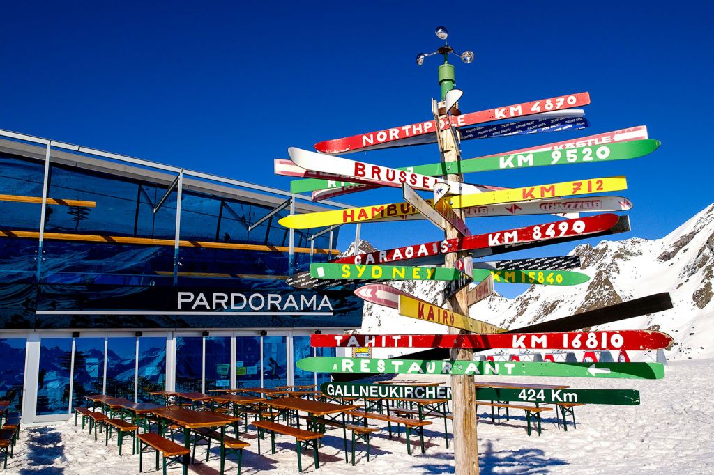 Restaurant und Zentrum Pardorama - Ischgl - Hier noch mal aus einer anderen Perspektive. - © TVB Paznaun - Ischgl Restaurant und Zentrum Pardorama - Ischgl - Hier noch mal aus einer anderen Perspektive. - © TVB Paznaun - Ischgl