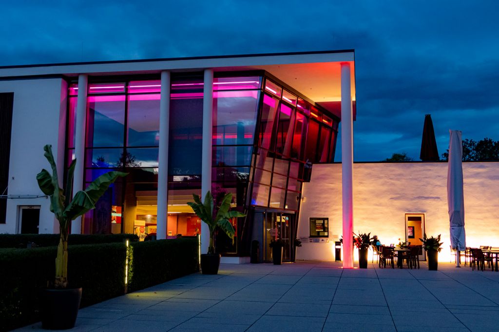 Rupertus Therme - Tolle Beleuchtung am Abend an den Rupertus Thermen. - © alpintreff.de - Christian Schön