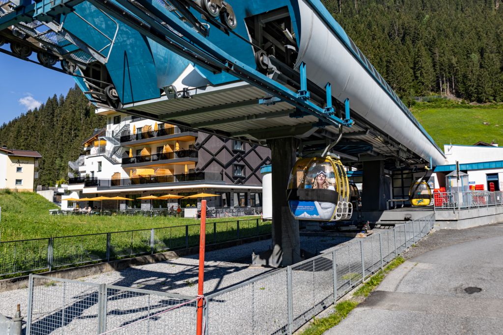 Medrigjochbahn - See im Paznauntal - Bilder 2022 - Abfahrt aus der Talstation. - © alpintreff.de - Christian Schön