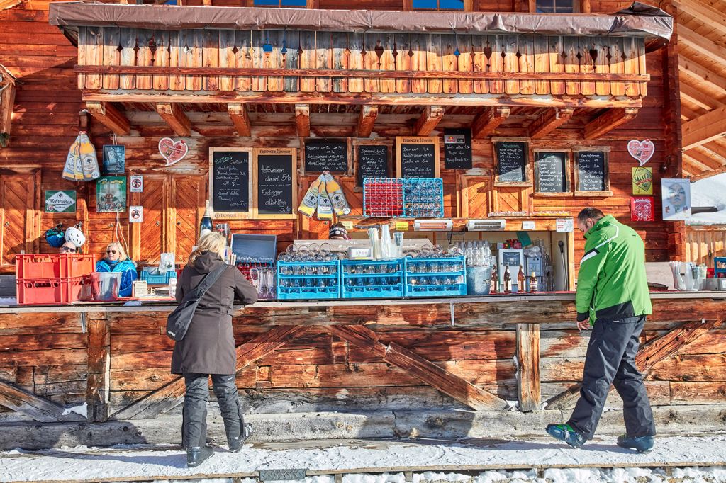 Skihütte Paznauner Taja - Ischgl - Apres Ski - Die Skihütte liegt an den Talstationen der Paznauner Thayabahn sowie der Höllspitzbahn. - © TVB Paznaun - Ischgl