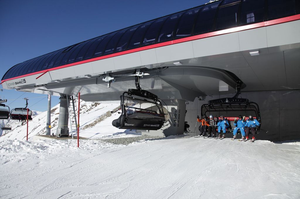 Sonnenbahn - B5 - Ischgl - Die Talstation der Sonnenbahn liegt direkt neben der Gratbahn - die Bergstation deben der Nachweidebahn. - © TVB Paznaun - Ischgl Sonnenbahn - B5 - Ischgl - Die Talstation der Sonnenbahn liegt direkt neben der Gratbahn - die Bergstation deben der Nachweidebahn. - © TVB Paznaun - Ischgl