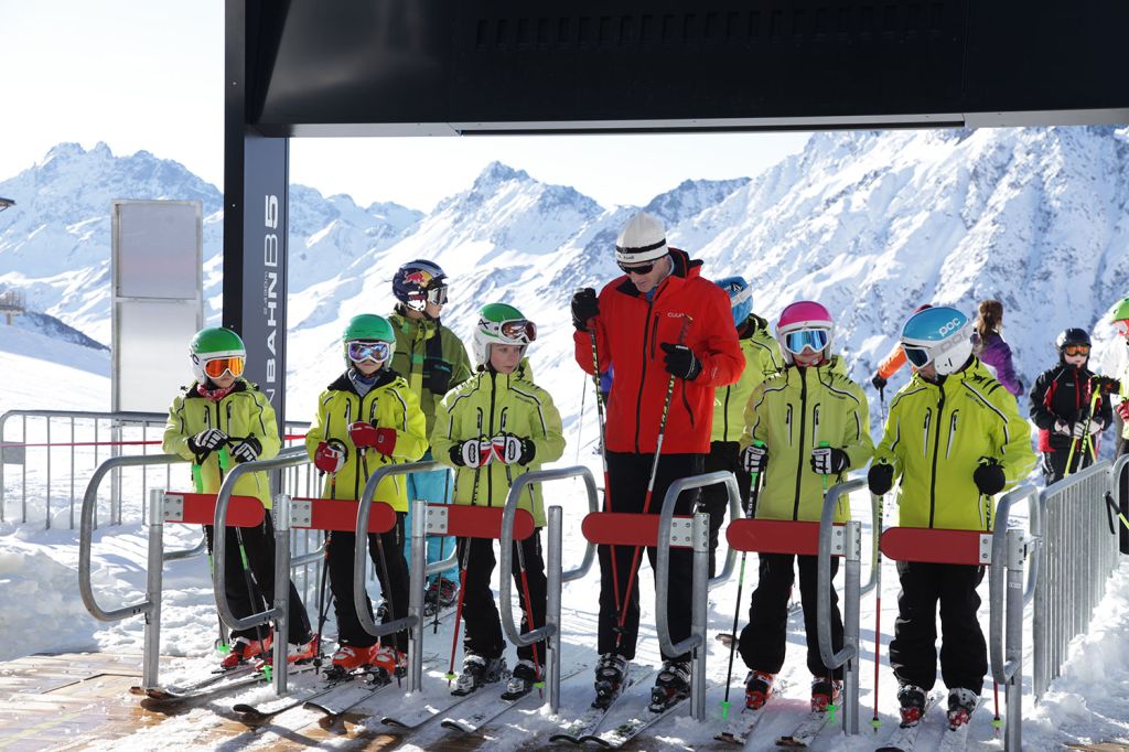 Sonnenbahn - B5 - Ischgl - Bilder der kindersicheren Sonnenbahn B5 im Übungsgelände auf der Idalp in Ischgl. - © TVB Paznaun - Ischgl Sonnenbahn - B5 - Ischgl - Bilder der kindersicheren Sonnenbahn B5 im Übungsgelände auf der Idalp in Ischgl. - © TVB Paznaun - Ischgl
