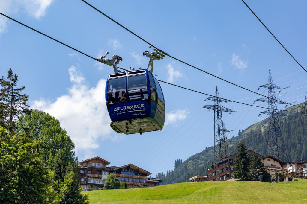 Funitel Galzigbahn - St. Anton am Arlberg - Bilder 2022 - Hersteller der Bahn ist die Firma Doppelmayr.  - © alpintreff.de - Christian Schön