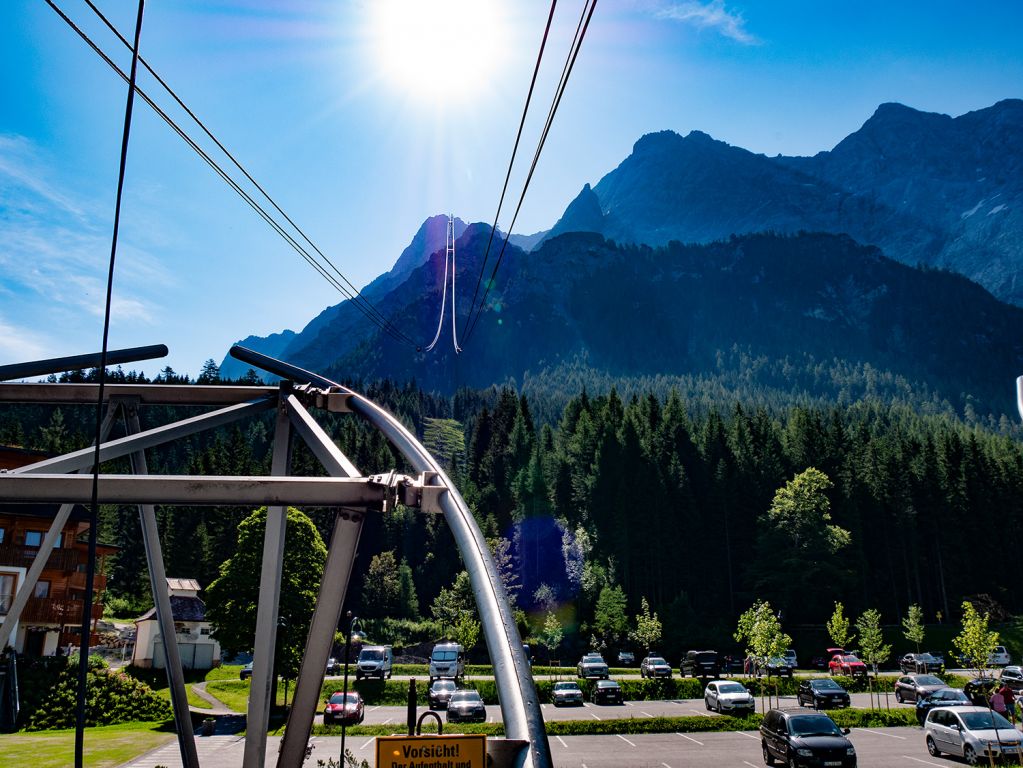 Blick auf die Zugspitze - Blick aus der Talstation der Tiroler Zugspitzbahn auf die Zugspitze - © alpintreff.de / christian schön Blick auf die Zugspitze - Blick aus der Talstation der Tiroler Zugspitzbahn auf die Zugspitze - © alpintreff.de / christian schön