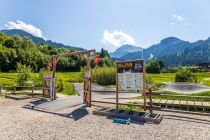 Der Bike Saloon ist eine neue Anlage in Söll am Wilden Kaiser. Du findest ihn in der Nähe der Talstation der Hexenwasserbahn, am unteren Parkplatz ("Bergdoktor-Parkplatz").  • © alpintreff.de - Silke Schön