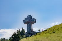 Jakobgskreuz im Pillerseetal - Es ist DAS Highlight in der Region Pillerseetal. Das Jakobskreuz ist nicht nur ein schnödes Gipfelkreuz, nein. Es ist hoch und Du kannst rauf und damit trägt es den Titel „größtes begehbares Gipfelkreuz der Welt“. • © alpintreff.de - Silke Schön