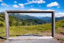 Fotopoint - Der Fotopoint darf nicht fehlen! Hier ist es ein überdimensionaler Holzrahmen. • © alpintreff.de - Silke Schön