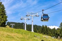 Im Gegensatz zu vielen Neubauten, die ausschließlich im Winter in Betrieb sind, hat man sich bei der Zinsbergbahn für einen ganzjährigen Betrieb entschieden. Die neue Bahn ersetzte einen Sessellift aus dem Jahr 1987. • © alpintreff.de - Silke Schön