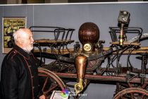 Toni Heider ist ein Urgestein in Kaufbeuren. Neben Touristenführungen kennt er sich auch mit dem Feuerwehrmuseum sehr gut aus. • © <a href="https://www.facebook.com/gerd.fotografie" target="_blank">Gerd Wolff Fotografie</a>