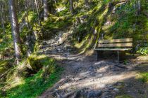 Wanderweg - Den Keilkellerwasserfall findest Du in Schwendau im Zillertal. • © <a href="https://www.youtube.com/channel/UC5pqasBMLPXqLamHHb1Nz_Q/videos" target="_blank">Magdolna Sajti-Faragó</a>