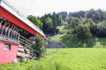 Die Gipfelbahn Fulseck I hat eine Förderleistung von bis zu 2.000 Personen pro Stunde. Sechs Personen passen in eine der roten Gondeln. • © alpintreff.de - Christian Schön